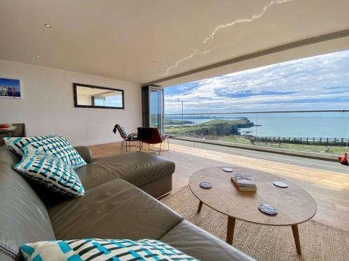 Stunning Panoramic Sea View Apartment by Truabode Holiday Lets & Short Lets Newquay - Porth With Free Parking & Wifi