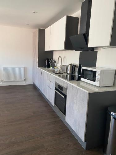 Icona - Spacious brand new apartment in York Centre!