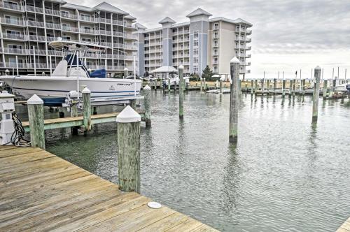 Beautiful Waterfront Condo with Community Pool!