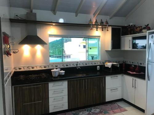 Casa de temporada Novidade na Booking.com Vista para o mar casa 2 Menor preço em Casa de temporada Novidade na Booking.com Vista para o mar casa 2