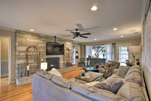 Charming Florence Home with Fireplace and Grill!