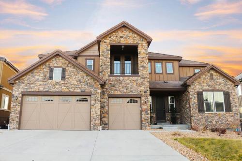 Luxurious 7BR home+Stunning Golf course lake views