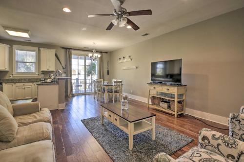 N Myrtle Beach Townhome with Upscale Amenities