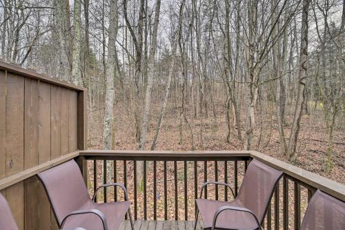 Cozy Apartment in Wooded Setting with Deck!