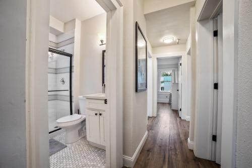 Newly Remodeled Luxurious 2 BR 2BT in DT Sacramento