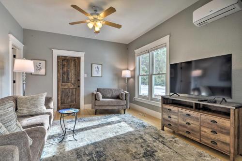 Contemporary Longmont Hideaway in Old Town!