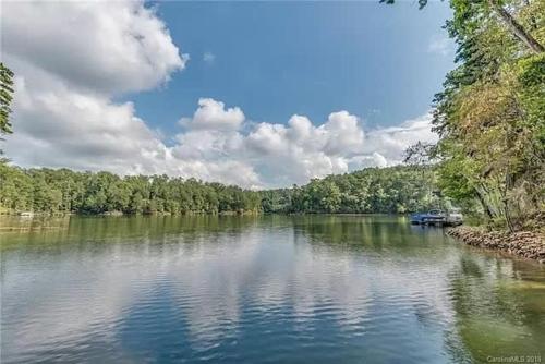 Lake Adger Lakehouse Escape to this Peaceful Lakefront Luxury Estate Hosted by CVP