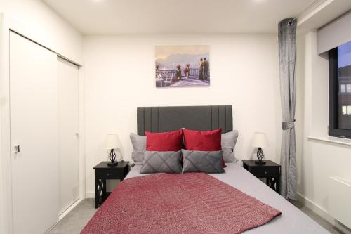 Virexxa Bedford Centre - Premier Suite - 2Bed Flat with Free Parking & Gym