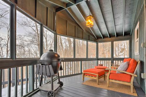 Mid-Century Modern Cabin with Mtn and Valley View