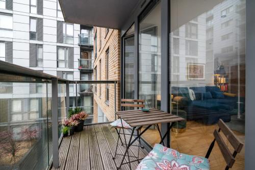 GuestReady - Vibrant & Modern Flat with Balcony in Greenwich