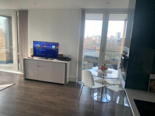 LUXURY 2 BEDROOM IN ROYAL ARSENAL near LCY airport