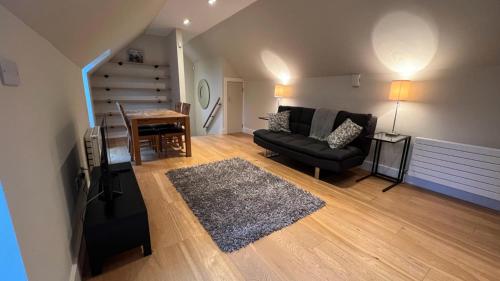 NEW 1BD Contemporary Home Upper Dunblane