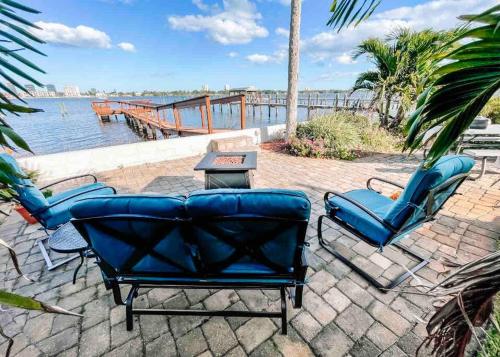 Coastal Riverview Living with Private Dock