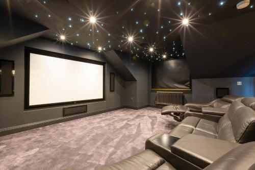 5* Luxury Home with Cinema & Games Room