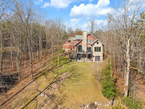 Lake Adger Lakehouse Escape to this Peaceful Lakefront Luxury Estate Hosted by CVP