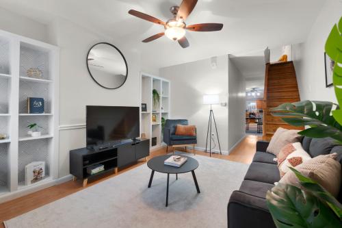 Your 2BR Oasis in the Heart of Charm City