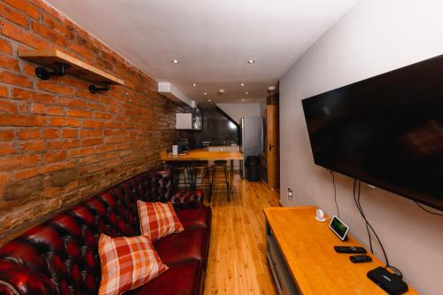 Superb Luxury Quality Central Apartment on Canal