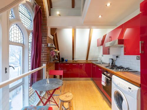 Pass the Keys Beautiful Spacious 2-bed in Converted Church