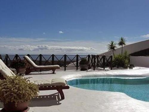 Villa Papaz in Lanzarote spacious pool sea view