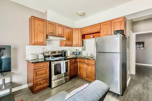 Stunning 1BR - King Bed Apartment - PRIME Location