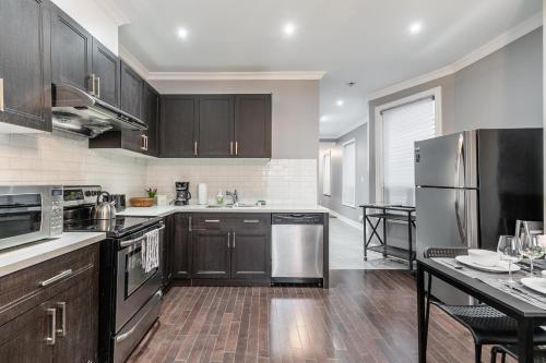 Modern 3BR Apartment in the heart of Trinity Bellwoods