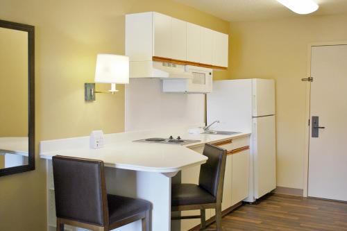 Extended Stay America Suites - Milwaukee - Brookfield