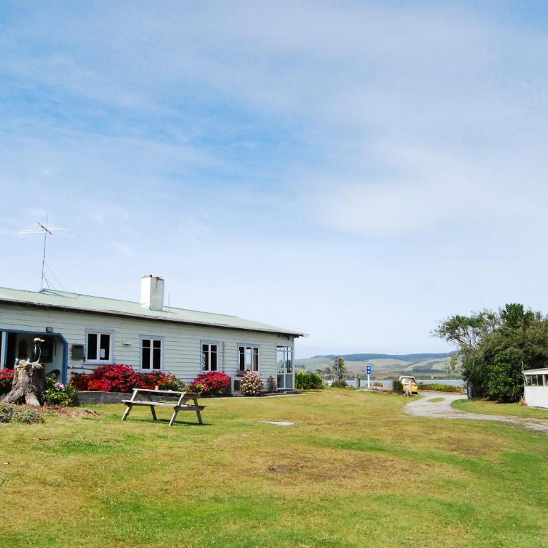 Surat Bay Lodge by the Sea/Backpackers Hostel