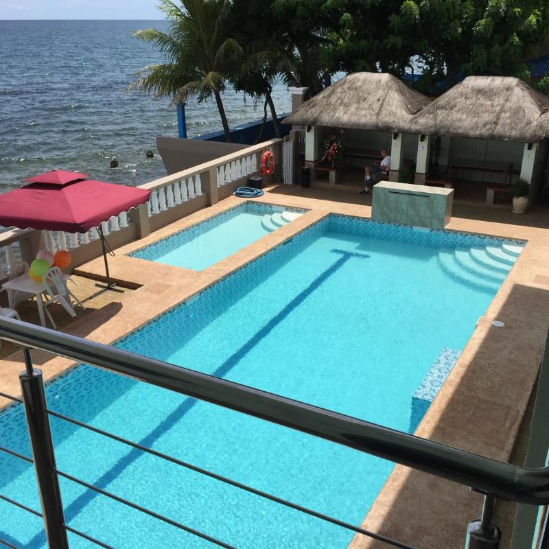Ocean Breeze Resort