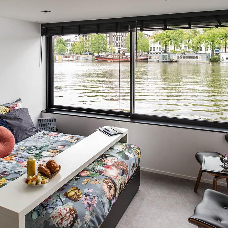 Houseboat Amsterdam - Room with a view