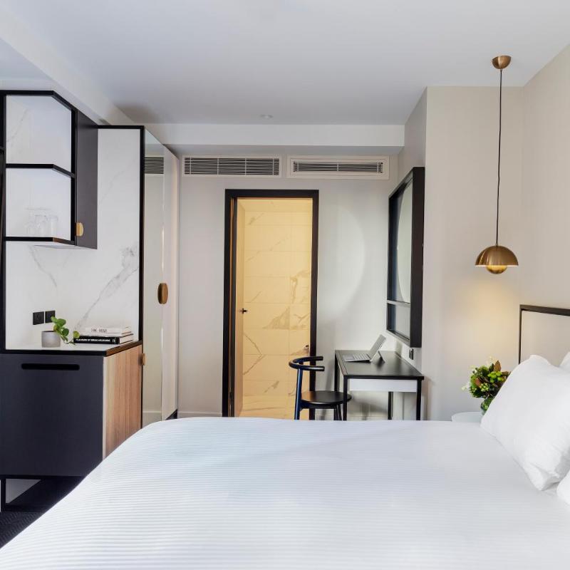 Brady Hotels Jones Lane
