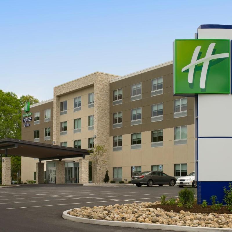 Holiday Inn Express & Suites by IHG Altoona, an IHG Hotel