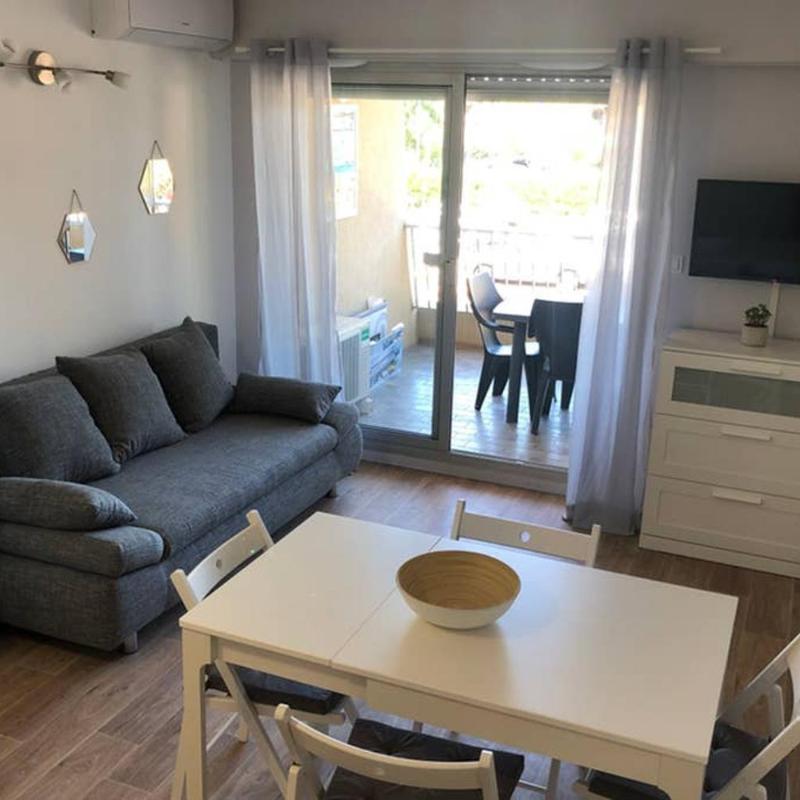 STUDIO Port de Hyères proche des Plages