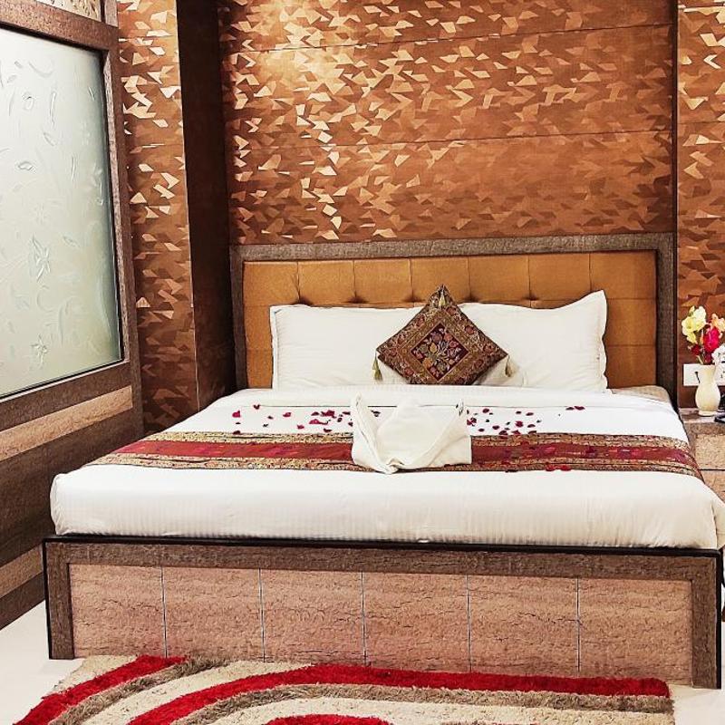 Hotel Aadesh Palace