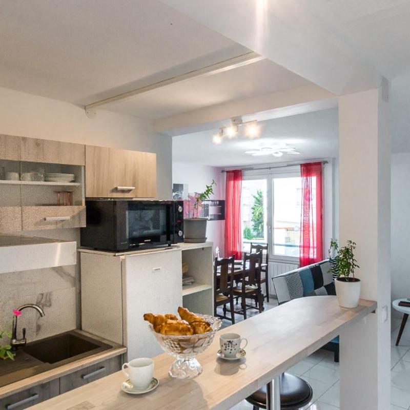T2 bis lumineux avec parking privé * WIFI*NETFLIX*