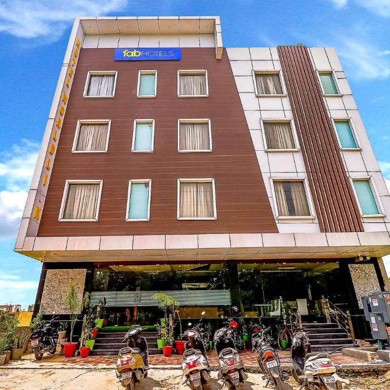 FabHotel World Link