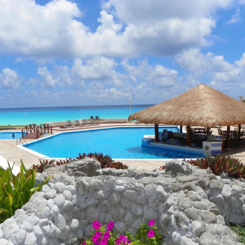 Cancun Beach Aparthotel Brisas