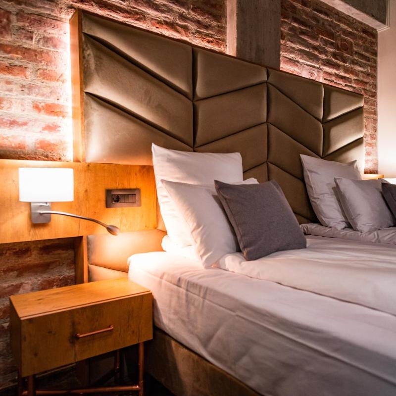 Mustang Boutique Rooms SELF CHECK IN
