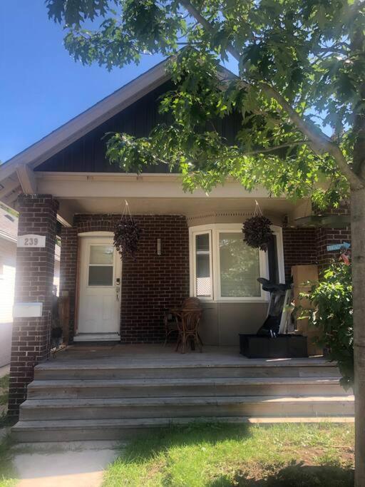 2 bedroom Toronto Beaches Big Backyard