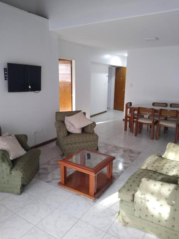 Departamento, amplio, luminoso y excelente ubicación