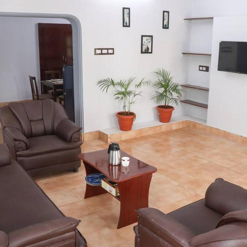 Madura Homestay - Gorgeous Home with 2BHK and a common bath