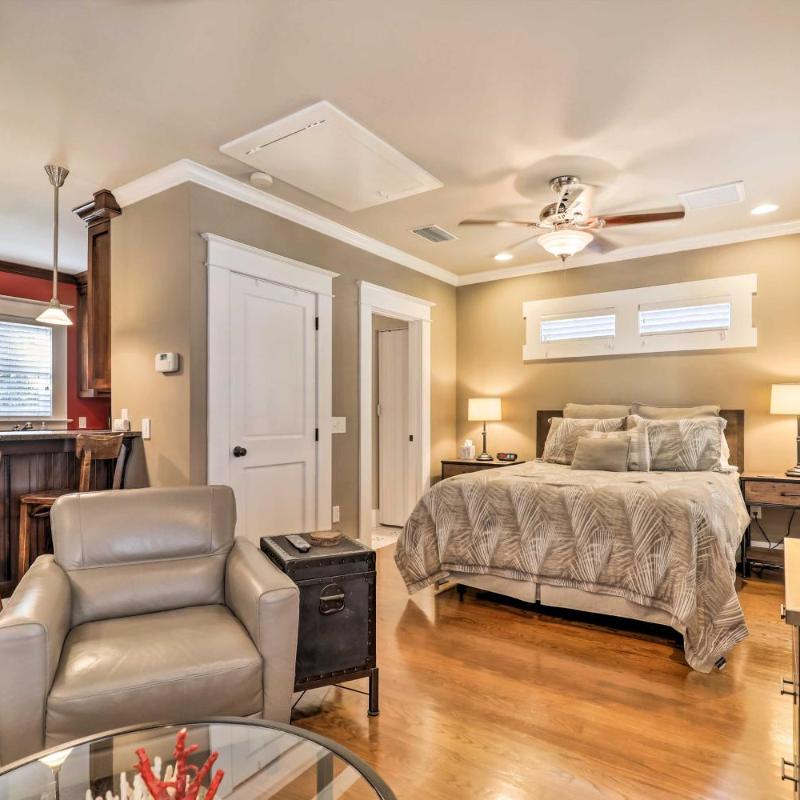 Hyde Park Luxury Studio with Prime Location!