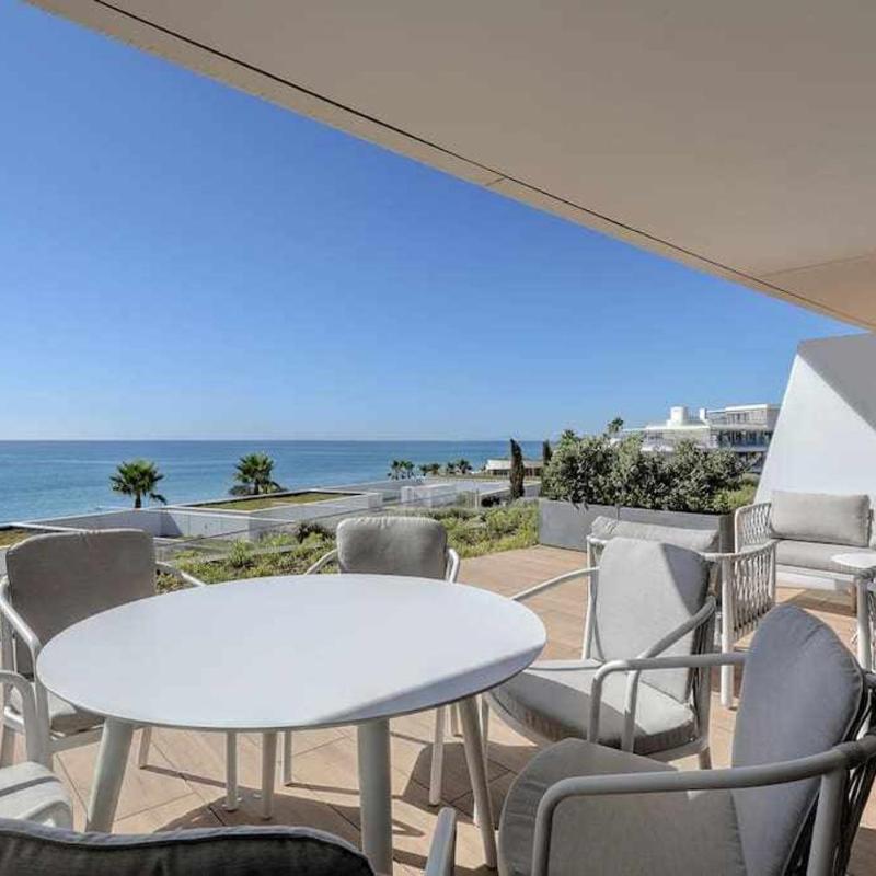 The Edge Lujoso apartamento con vistas al mar y Spa