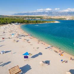 Пляж Зрце, Skunca