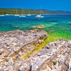 Пляж Сахарун, Вели-Рат